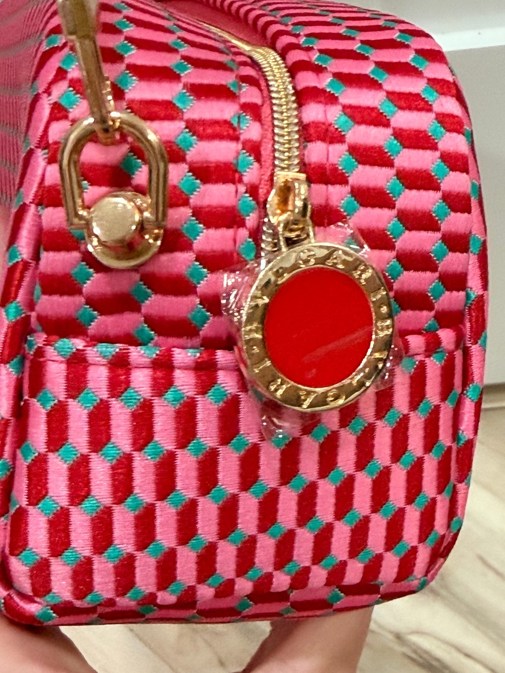 New - Bulgari Parfume Pink Geo-Print Cosmetic Crossbody+ Gold Chain/Cherry Charm - Picture 4 of 9